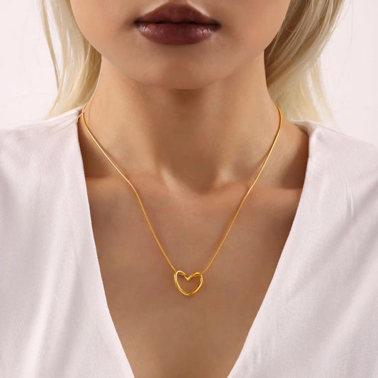 Gold Heart Knot Pendant Necklace