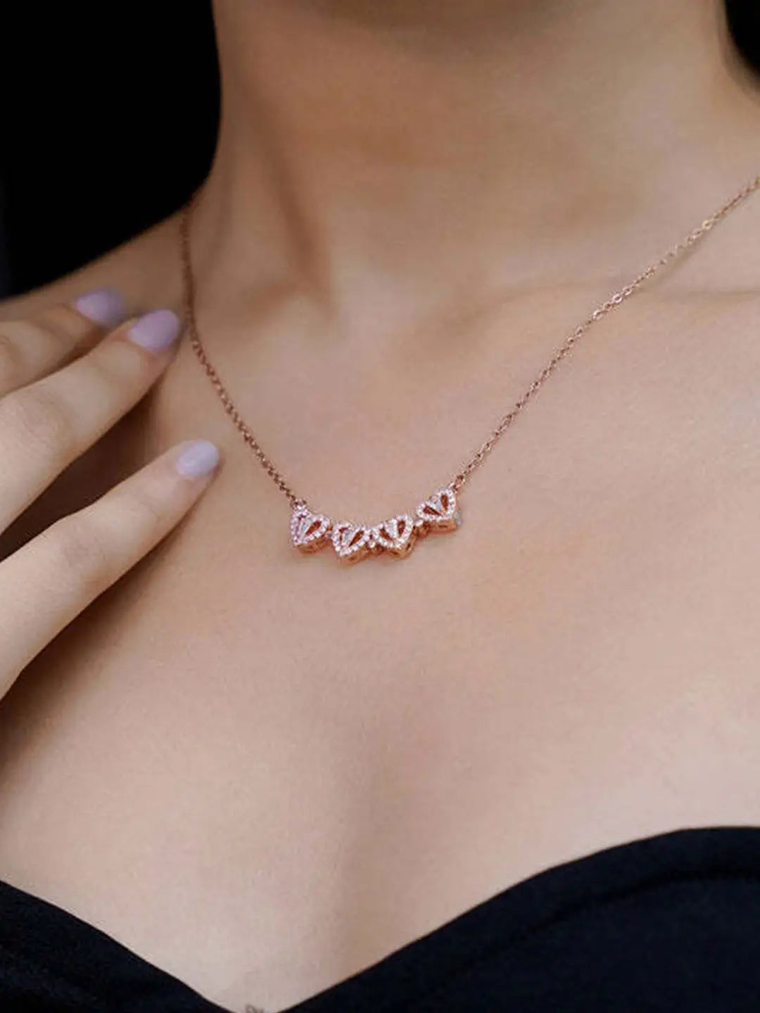 Magnetic necklace