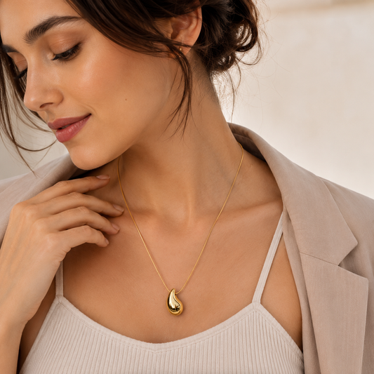 Gold Teardrop Pendant Necklace
