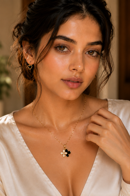 Luxury Clover Pendant Necklace