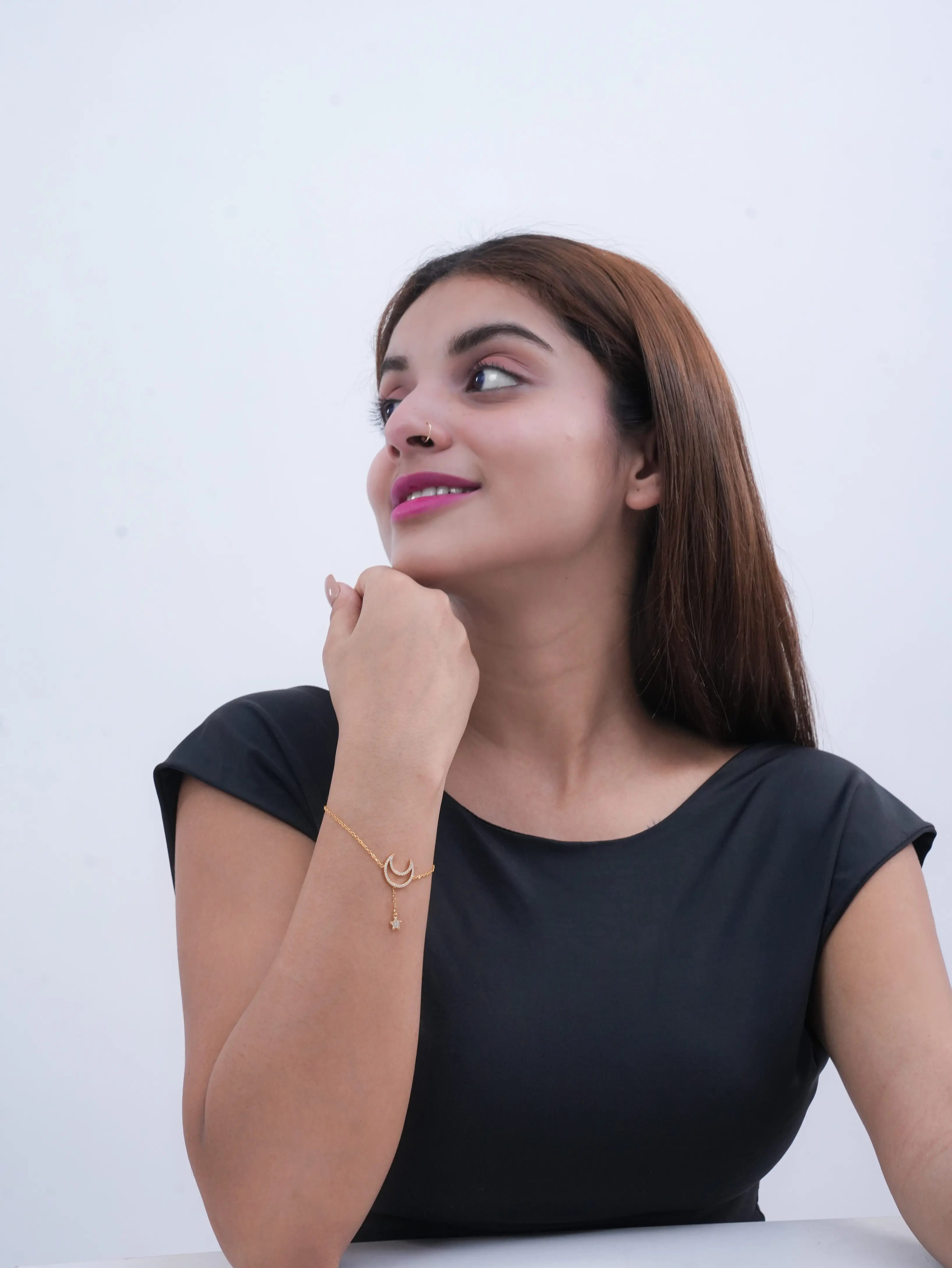 Gold-Plated Crescent Moon & Star Charm Women's Bracelet - DZOIR