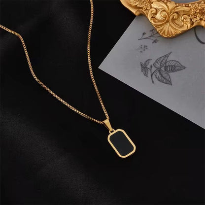 Minimal Black Pendant Chain