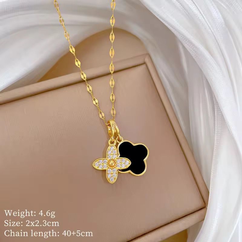 Luxury Clover Pendant Necklace